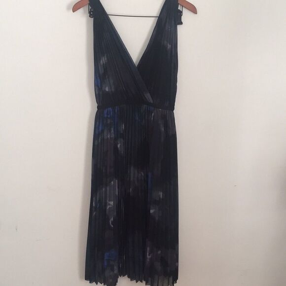 Wilfred  Pleated midi dress‎ - Picture 3 of 7